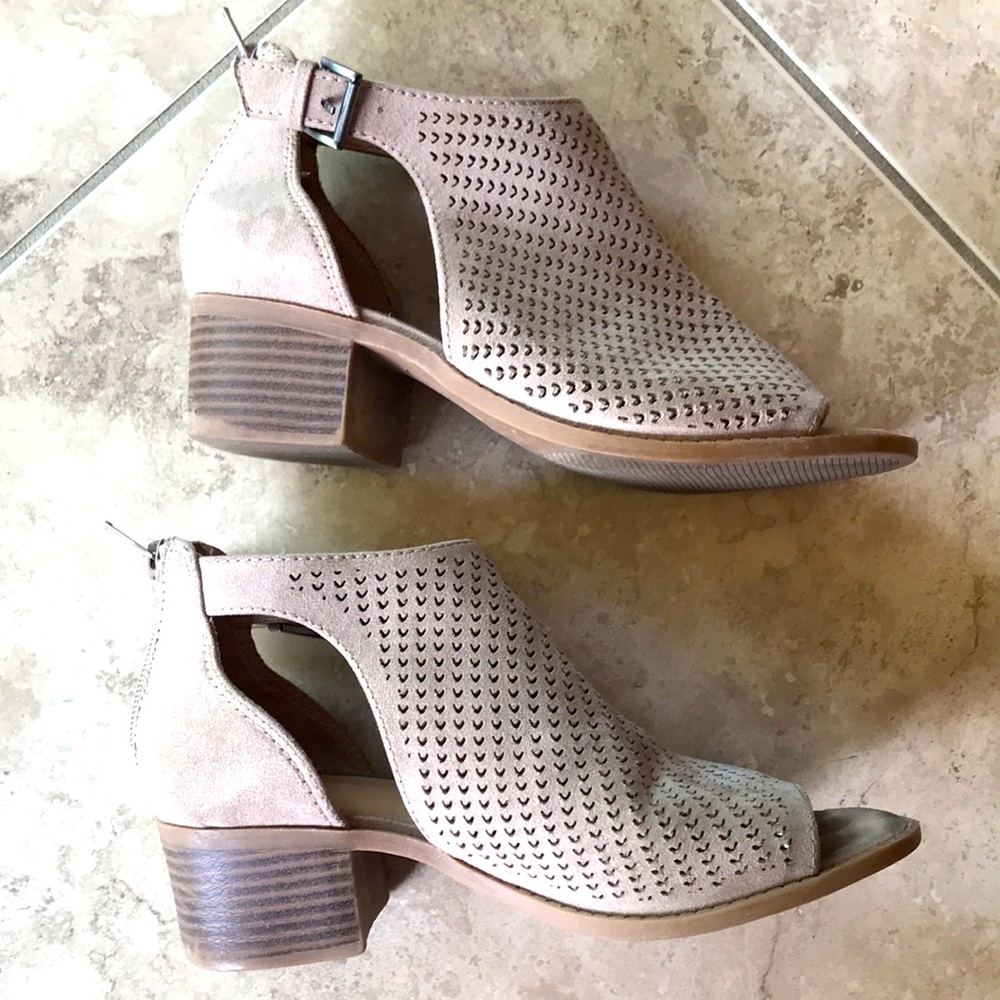 Justice sandals shoes small heel girls size 3